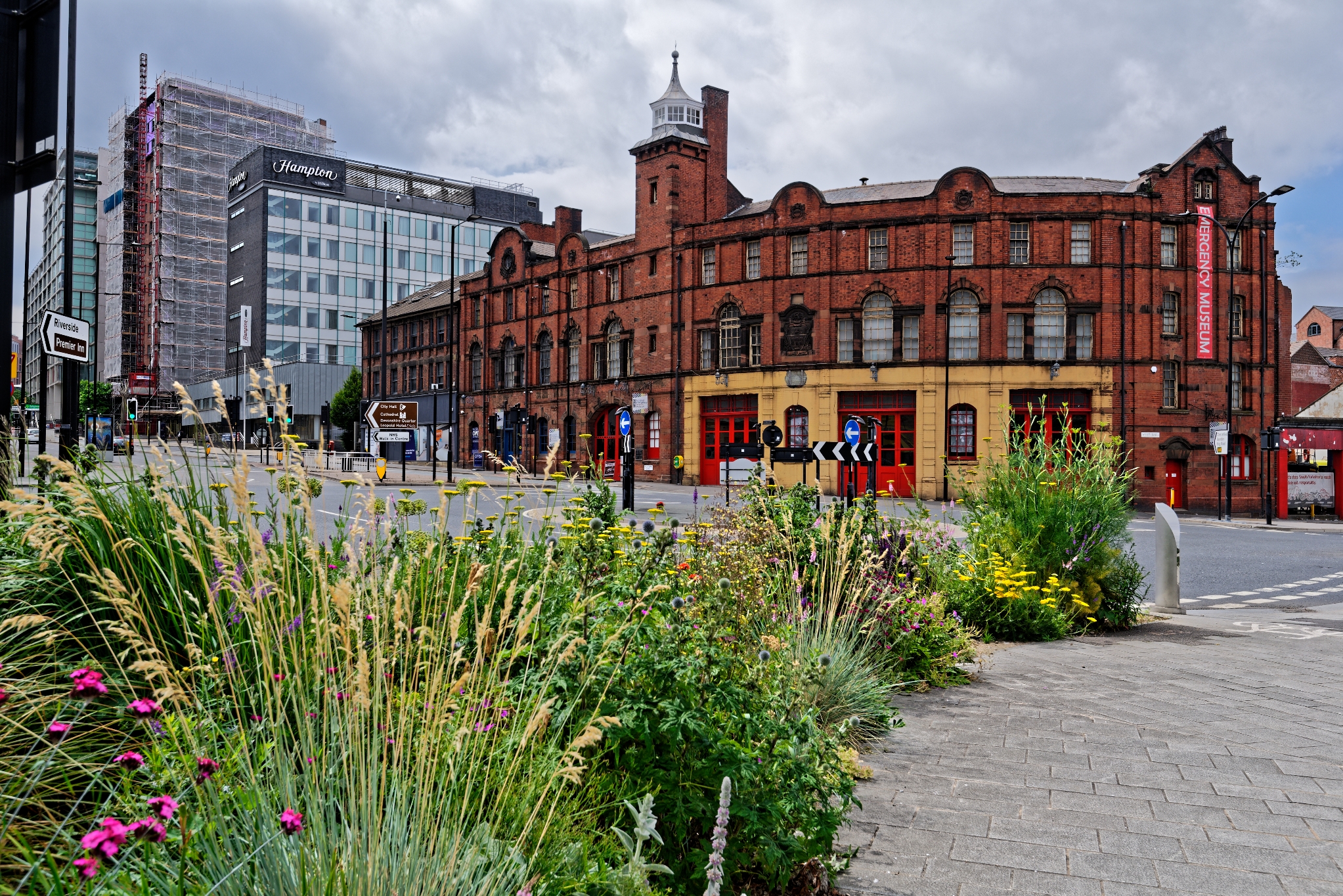 Picture of front of the museum.